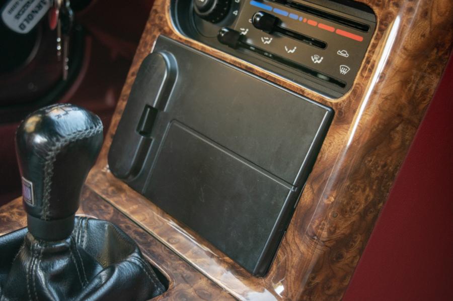 Детали интерьера Mazda Miata Limited Edition (NA) 1993 года  (фото 69 из 121)